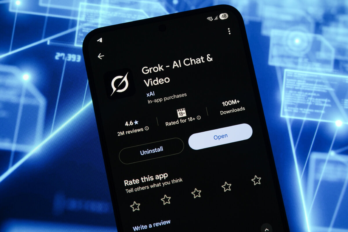 The Grok app on a cellphone, in this photo illustration. (Oleksii Pydsosonnii/The Epoch Times)