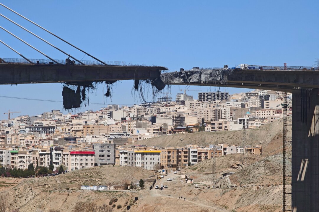 Trump Threatens More Strikes on Iran’s Bridges and Electric Power Plants