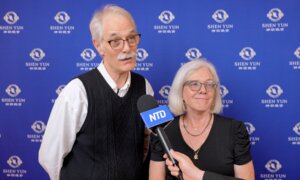 ‘Hats Off to Them,’ Says Jewelry Designer, Calling Shen Yun Performers ‘Amazing’