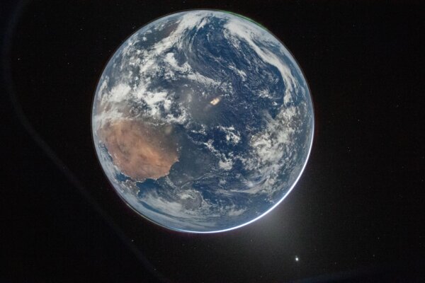 Artemis II Astronauts Capture the Earth's Brilliance