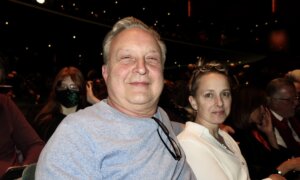 Jewelry Business Owner Hails Shen Yun as ‘Great Art’ That Speaks With Respect and Love