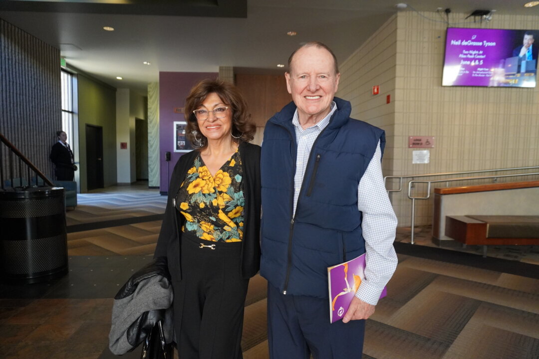 Artist Steven Mackintosh and his wife, Consuelo Mackintosh, attend Shen Yun Performing Arts at the Pikes Peak Center for the Performing Arts in Colorado Springs on April 4, 2026. (Sherry Dong/The Epoch Times)