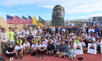 Chinese Democracy Supporters Unveil Sculpture of Human Rights Lawyer Gao Zhisheng in California