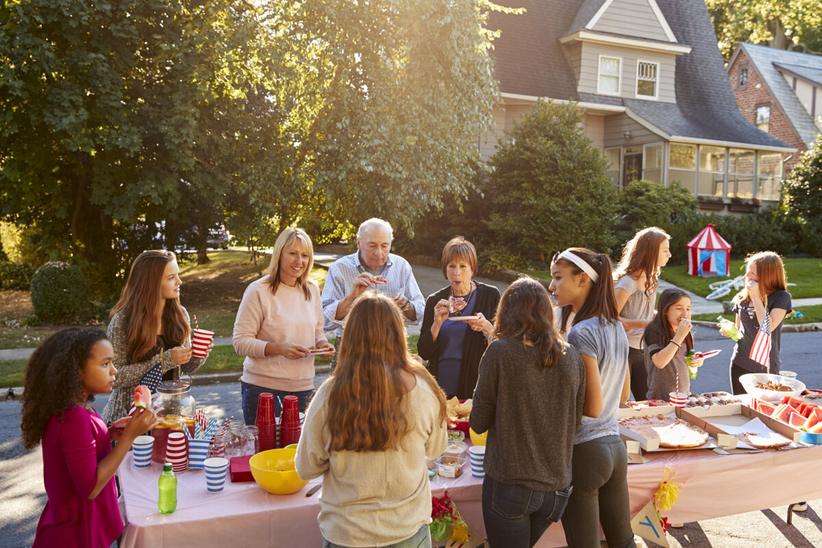 Knowing people in your community can bring greater life satisfaction and a sense of belonging. (monkeybusinessimages/Getty Images)