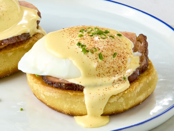 My Foolproof Trick for the Easiest Eggs Benedict of All Time