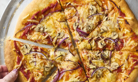 My Homemade Vegan Pizza Is so Good It Made Me Reconsider Dairy