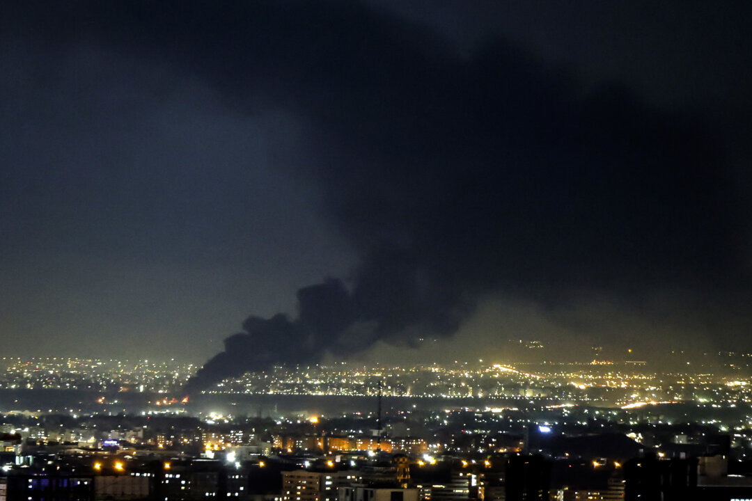 House Democrats Call on Congress to Return Amid Trump’s Iran Comments