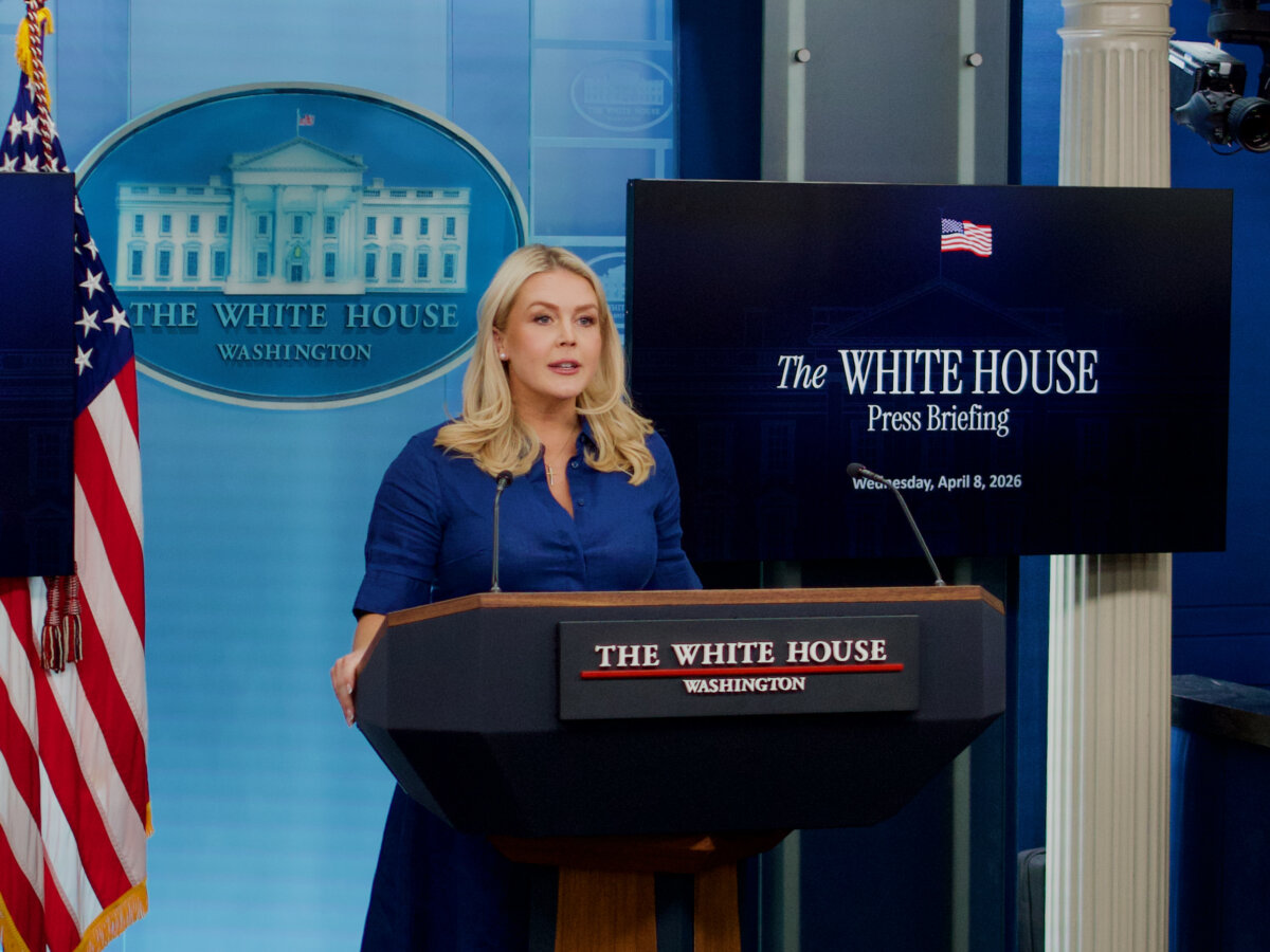 White House press secretary Karoline Leavitt addresses the media during a briefing in Washington on April 8, 2026. (Travis Gillmore/The Epoch Times)