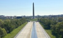 Trump Says Lincoln Memorial Reflecting Pool Will Be Coated in ‘American Flag Blue’ Hue