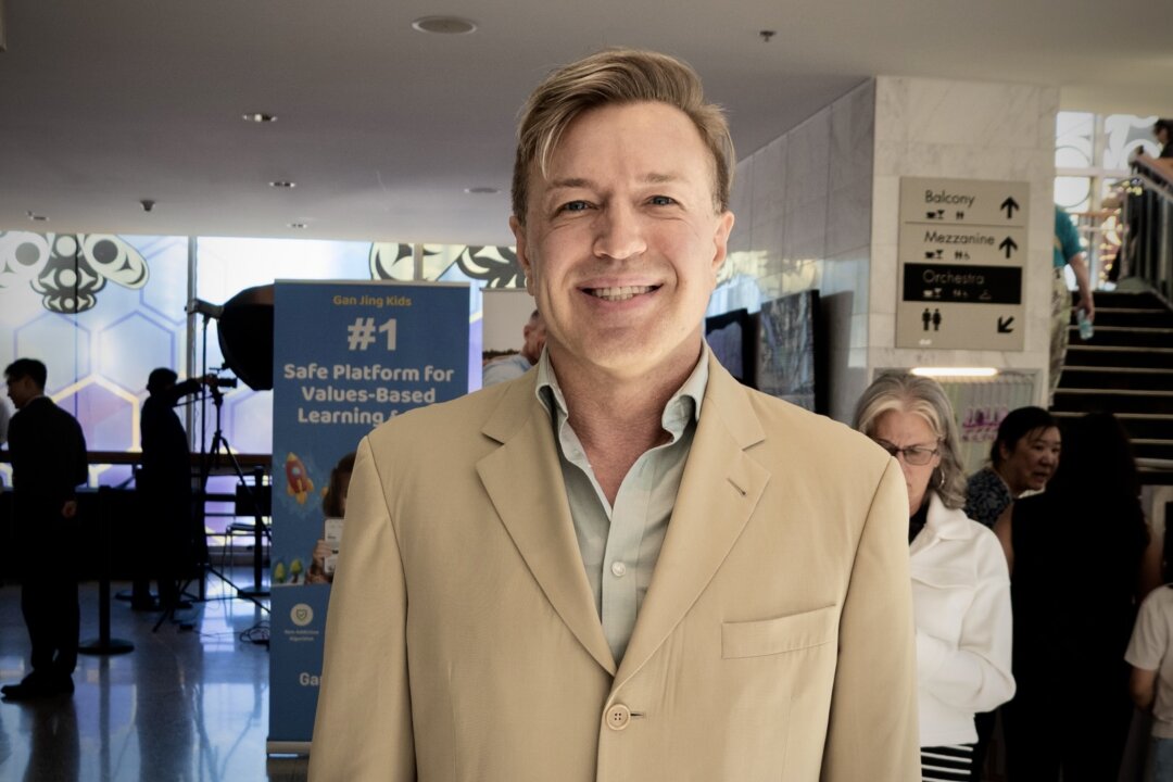 Daniel William Szabo at the Shen Yun Performing Arts performance at the Queen Elizabeth Theatre in Vancouver on April 9, 2026. (Jane Yang/The Epoch Times)