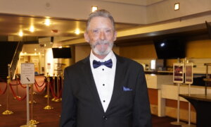 I Love Shen Yun From Start to Finish, Says Business Owner