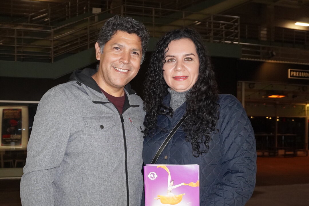 Gustavo Valencia and Idalia Zamora enjoyed Shen Yun's evening show at the Buell Theatre on April 9, 2026. (Sherry Dong/The Epoch Times)