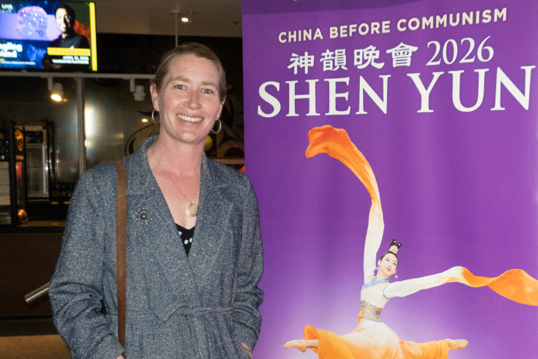 Amanda Watson enjoyed Shen Yun's evening performance at the Queen Elizabeth Theatre on April 10, 2026. (Jane Yang/The Epoch Times)