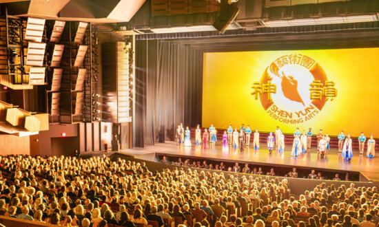 Chinese Consulate Officials Pressured Vancouver City Employee to Cancel Shen Yun