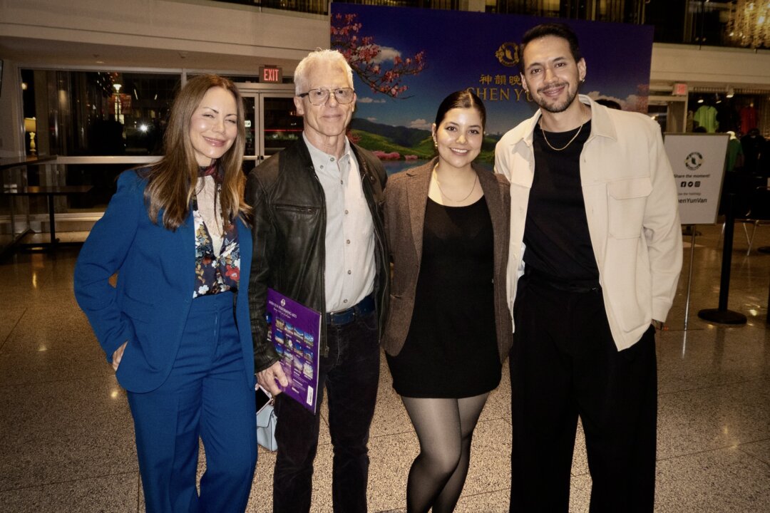 Robin Rickards (2nd L) and his family enjoyed Shen Yun's evening show at the Queen Elizabeth Theatre on April 11, 2026.(Jane Yang/The Epoch Times)