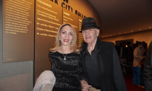 Former Ballet Dancer Praises Shen Yun Performers as ‘Geniuses’