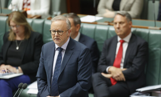 PM Stands by House Price Growth Forecast Despite Falling Home Values