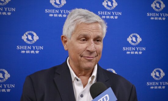 Attorney Calls Shen Yun a Very Positive Experience