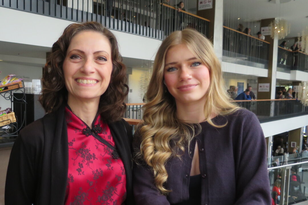 Rachel (L) and Sophie Dixon enjoyed Shen Yun's matinee at the Queen Elizabeth Theatre on April 12, 2026. (Ryan Moffat/The Epoch Times)