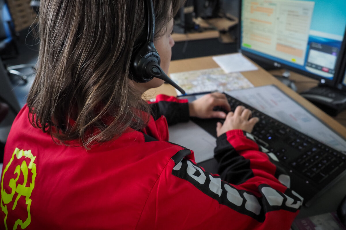 An operator handles incoming emergency callsin Tours, western France, on Dec. 23, 2018. (Guillaume Souvant/AFP via Getty Images)