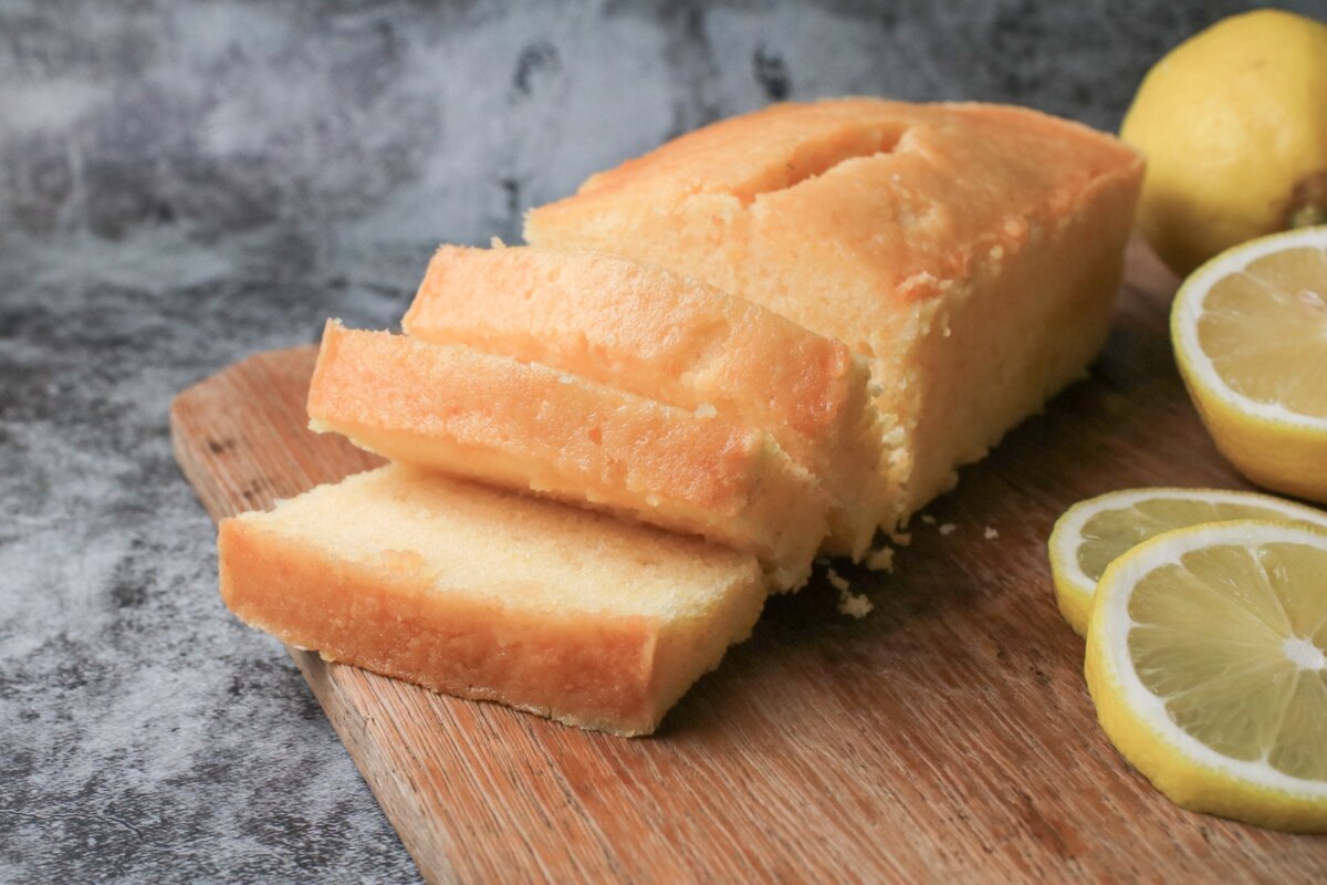If you like, finish the cake by brushing on a simple lemon glaze. (Snoopytkd/Shutterstock)