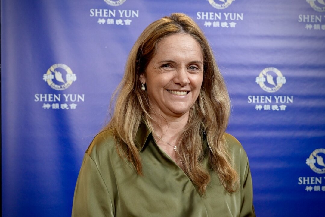 Argentinian National Congresswoman Gabriela Flores attends Shen Yun at the Teatro Ópera in Buenos Aires on April 9, 2026. (NTD)