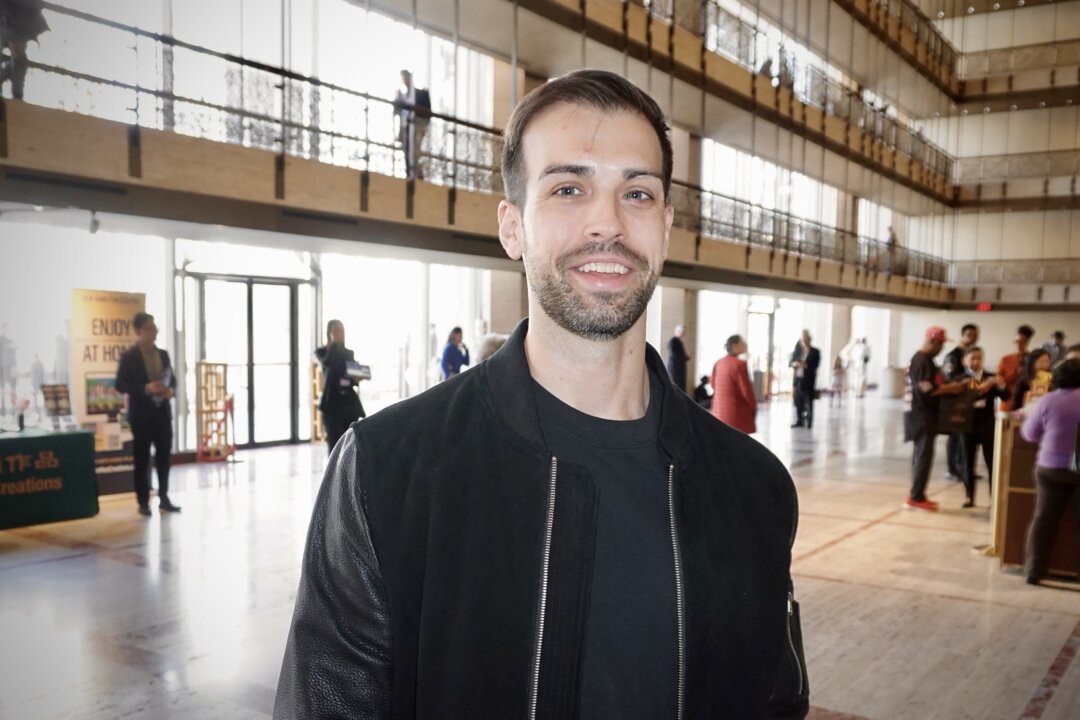 Erik Horowitz attends Shen Yun Performing Arts at the David H. Koch Theater on April 12, 2026. (Weiyong Zhu/The Epoch Times)
