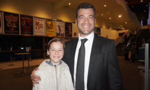 Father and Daughter Enjoy Cultural Exposure With Shen Yun