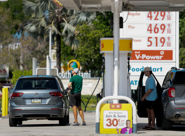 Trump Says Gas Prices Will Fall ‘Like a Rock’ After Iran War Ends