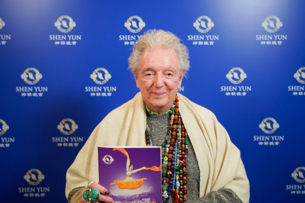 Pepe Cibrián attends Shen Yun at the Teatro Ópera in Buenos Aires, Argentina, on April 10, 2026. (NTD)