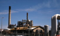 Blaze Engulfs 1 of Australia’s Last 2 Oil Refineries Amid Fuel Supply Chain Concerns