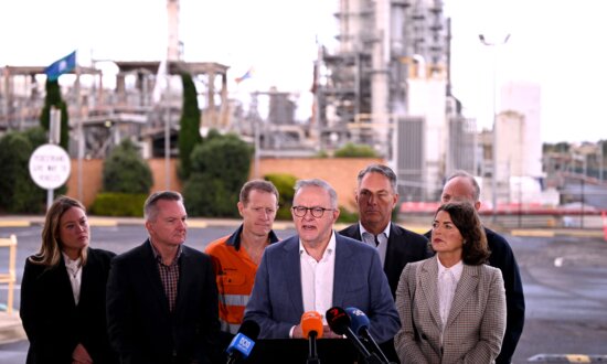 Petrol Output at Geelong Refinery Falls to 60 Percent After Fire: PM