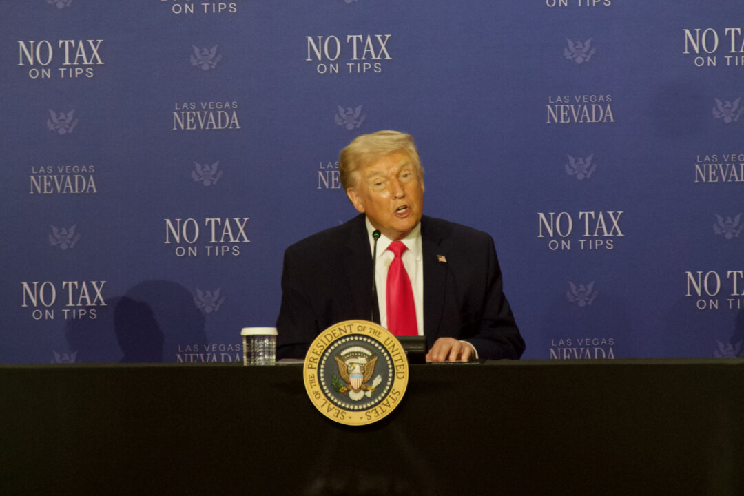 Trump Touts Tax Reform at Las Vegas Roundtable 