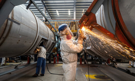 China’s Q1 Economic Rebound Faces Rough Seas as Iran War Jolts Global Outlook