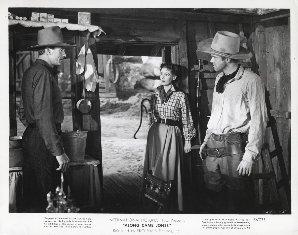 (L–R) Melody Jones (Gary Cooper), Cherry de Longpre (Loretta Young), and Monte Jarrad (Dan Duryea), in “Along Came Jones.” (RKO Radio Pictures)