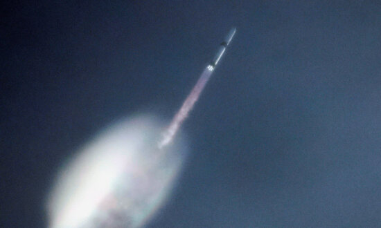 Blue Origin Successfully Lands Reused Rocket Booster for 1st Time