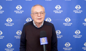 Shen Yun Leaves Aix Audience in Awe