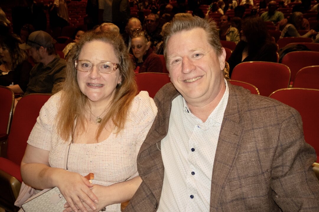 Becky Miller and Jeff Miller attend Shen Yun Performing Arts at the Keller Auditorium on April 19, 2026. (Jane Yang/The Epoch Times)