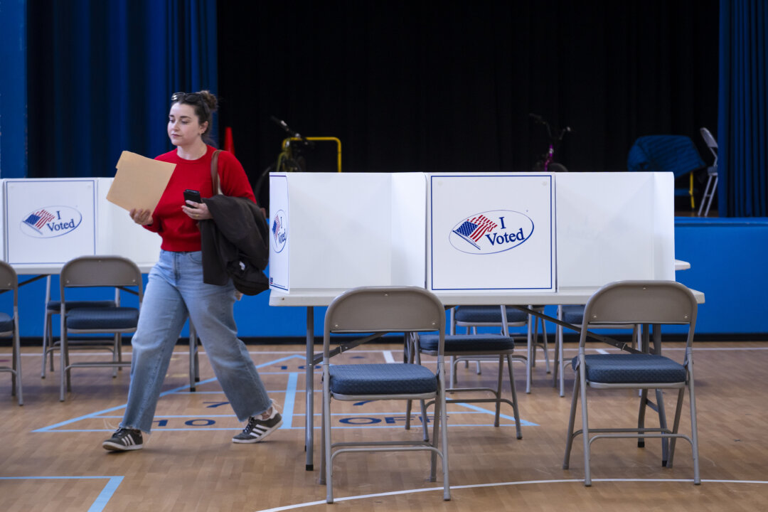 Virginia Supreme Court Weighs Challenge to Democrats’ Redistricting Amendment