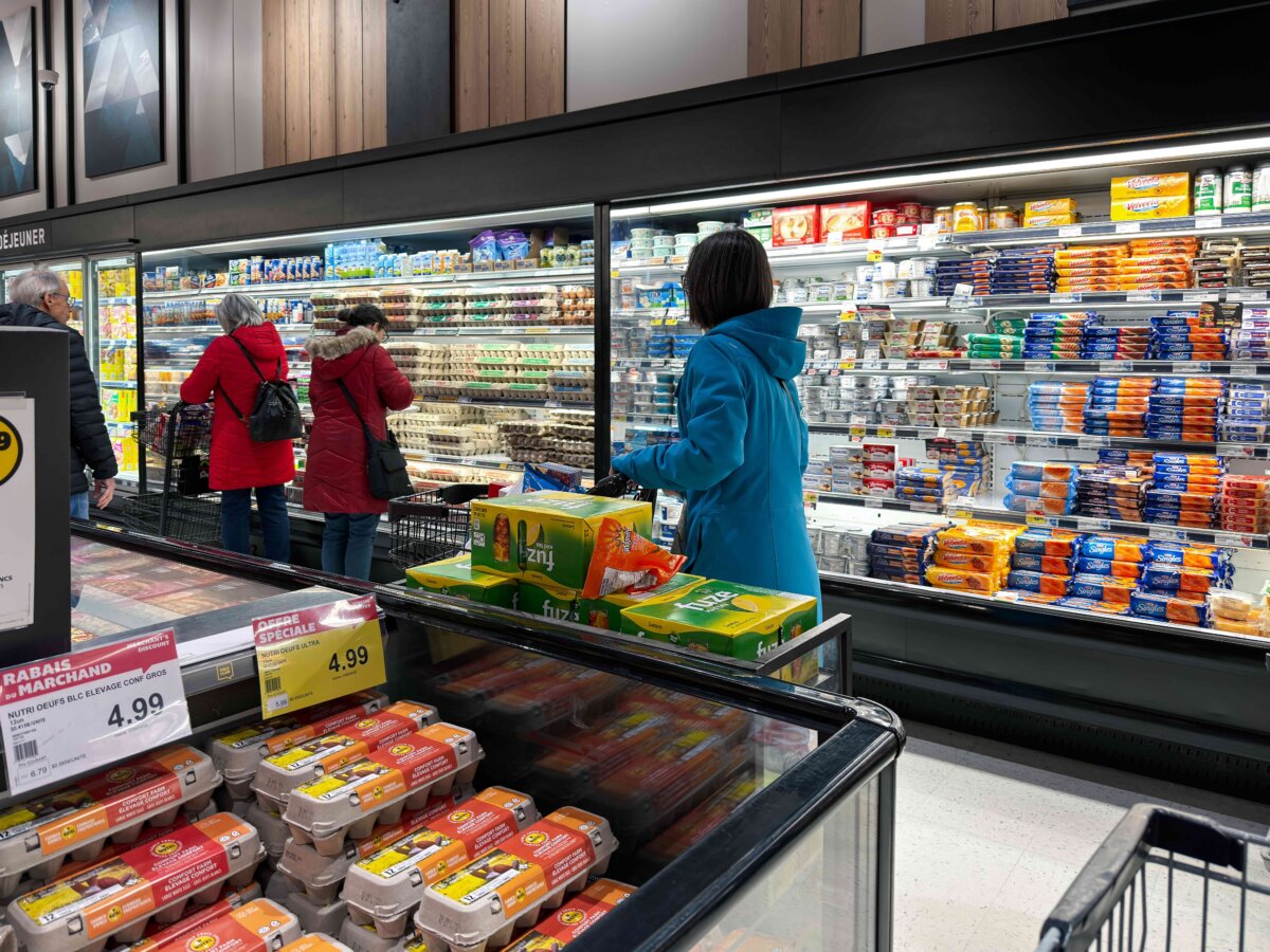 People shop in a grocery store in Quebec in this file photo. (Pascal Huot/Shutterstock)