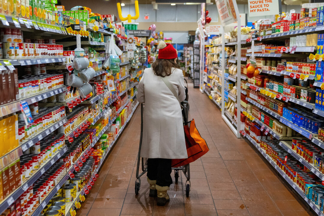 60 Percent of Canadians Feel Anxious About Their Personal Finances: Poll