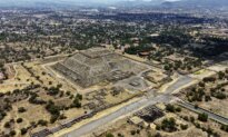 Day in Photos: Teotihuacan Reopens, Illegal Sand Quarry, and Youth Detention Center
