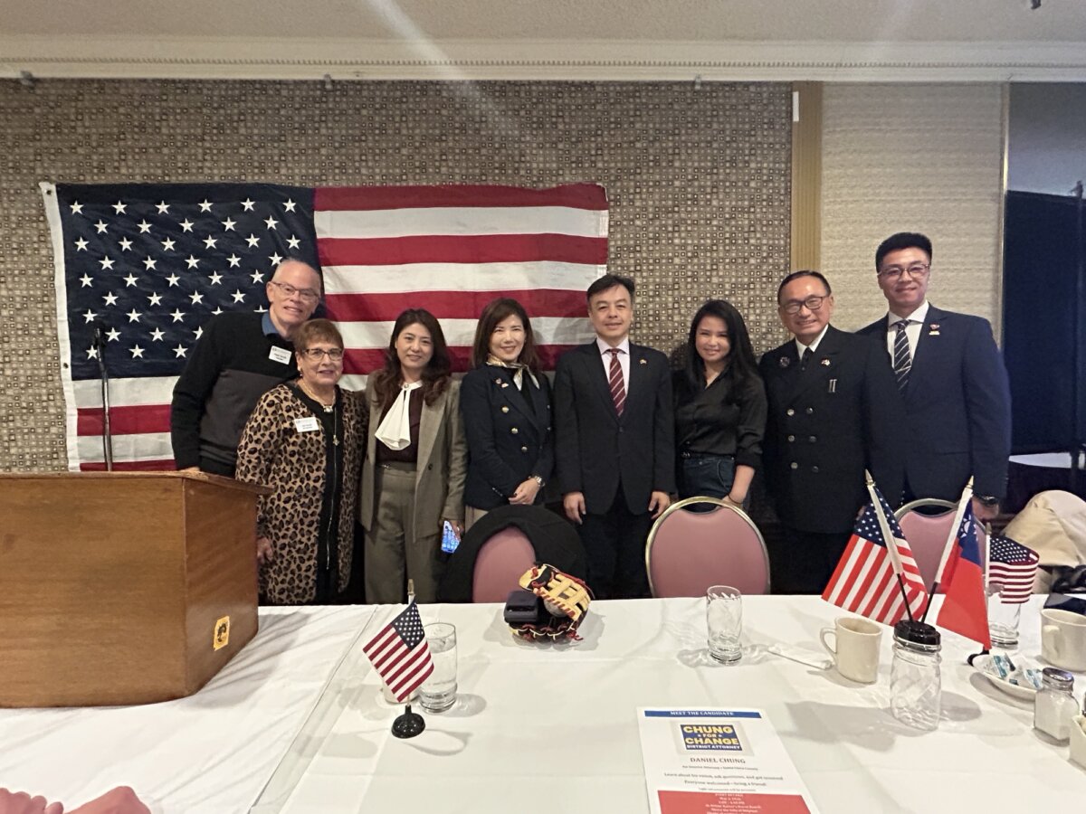 TECO Director General Wu Chih-hsiang (5th L) at the Silicon Valley Association of Conservative Republicans in San Francisco on April 22, 2026. (Nathan Su/The Epoch Times)