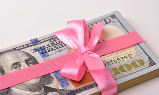 How to Use Qualified Charitable Distributions Like a Tax Pro