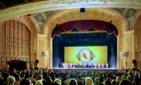 Building Director Praises Shen Yun Dancers’ Skill: ‘You Don’t See That Anywhere Else’