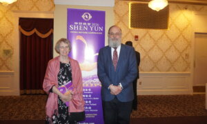 Physician Impressed With Shen Yun’s Courage to Perform Despite Threats