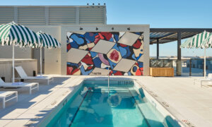 Rooftop Pools Entice Visitors to Major Hotels