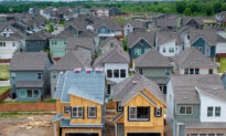US Homebuilders Lean on Incentives to Unload Homes in Challenging Market