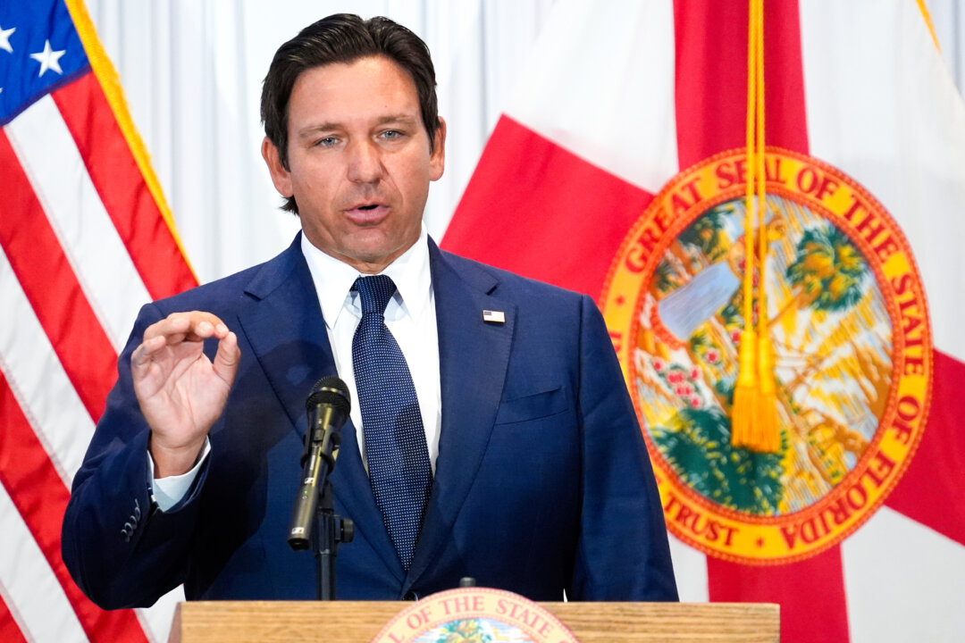 DeSantis Signs Florida’s New Congressional Map Into Law