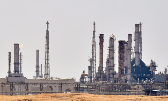 Oil Falls Below $100 a Barrel on Middle East Peace Hopes